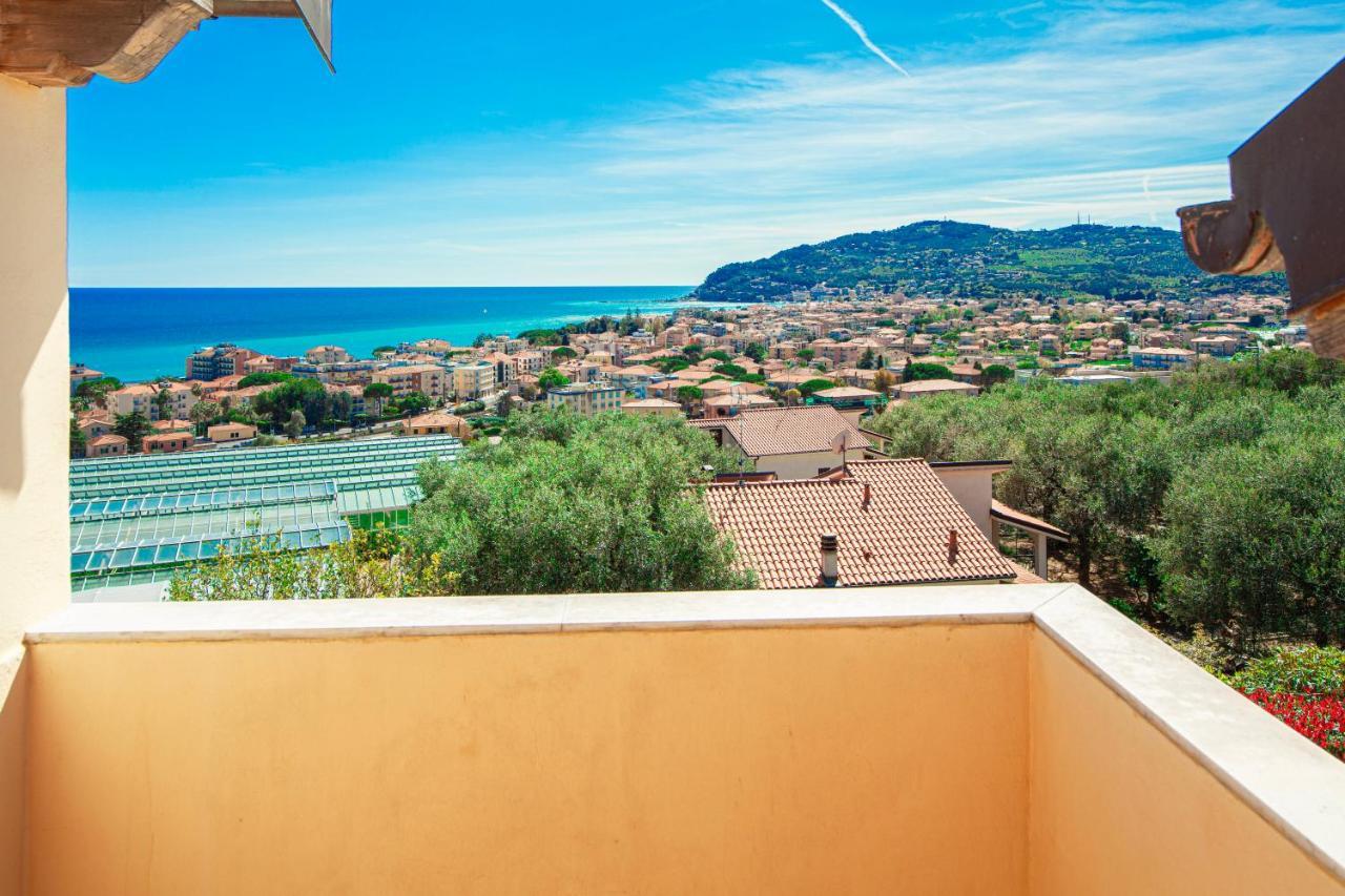 Appartamenti Villa Il Poggiolo Diano Marina Eksteriør billede